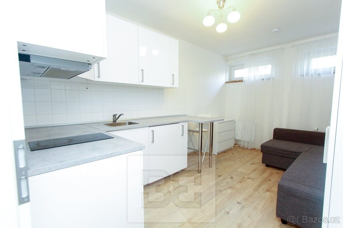 Pronájem byt - Praha, 140 00