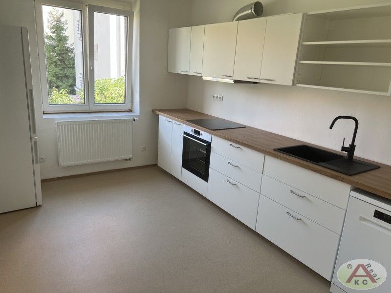 2+1, V Holešovičkách, Praha, 54 m² - 1