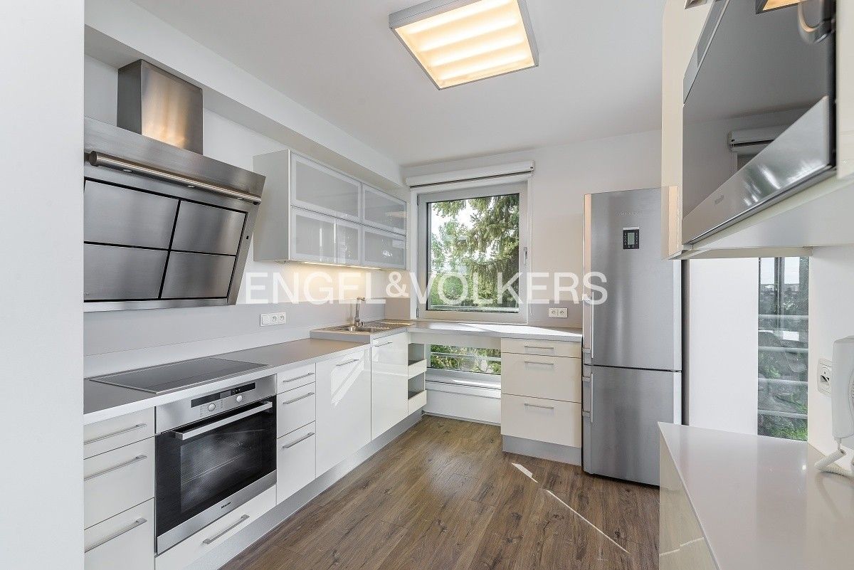 5+kk, U Dívčích hradů , Praha, 190 m² - 2
