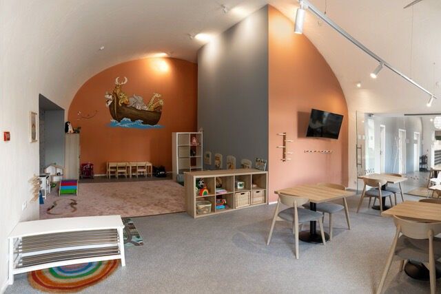 Pronájem obchodní prostory - Pražská tř., České Budějovice, 352 m²