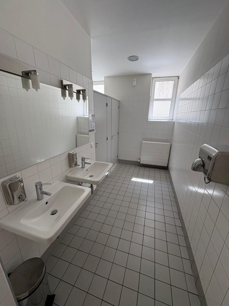 Pronájem obchodní prostory - Purkyňova, Praha - Nové Město, 25 m² - 5