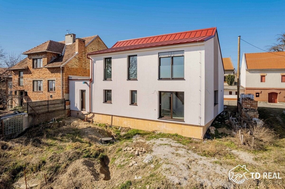 Prodej rodinný dům - Čejkovice, 696 15