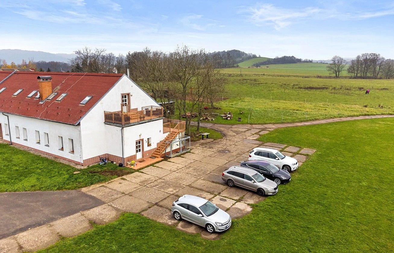 Zemědělské objekty, Velké Chvojno - Luční Chvojno, okres Ústí nad Labem, Ústecký kraj, 1 241 m² - 2