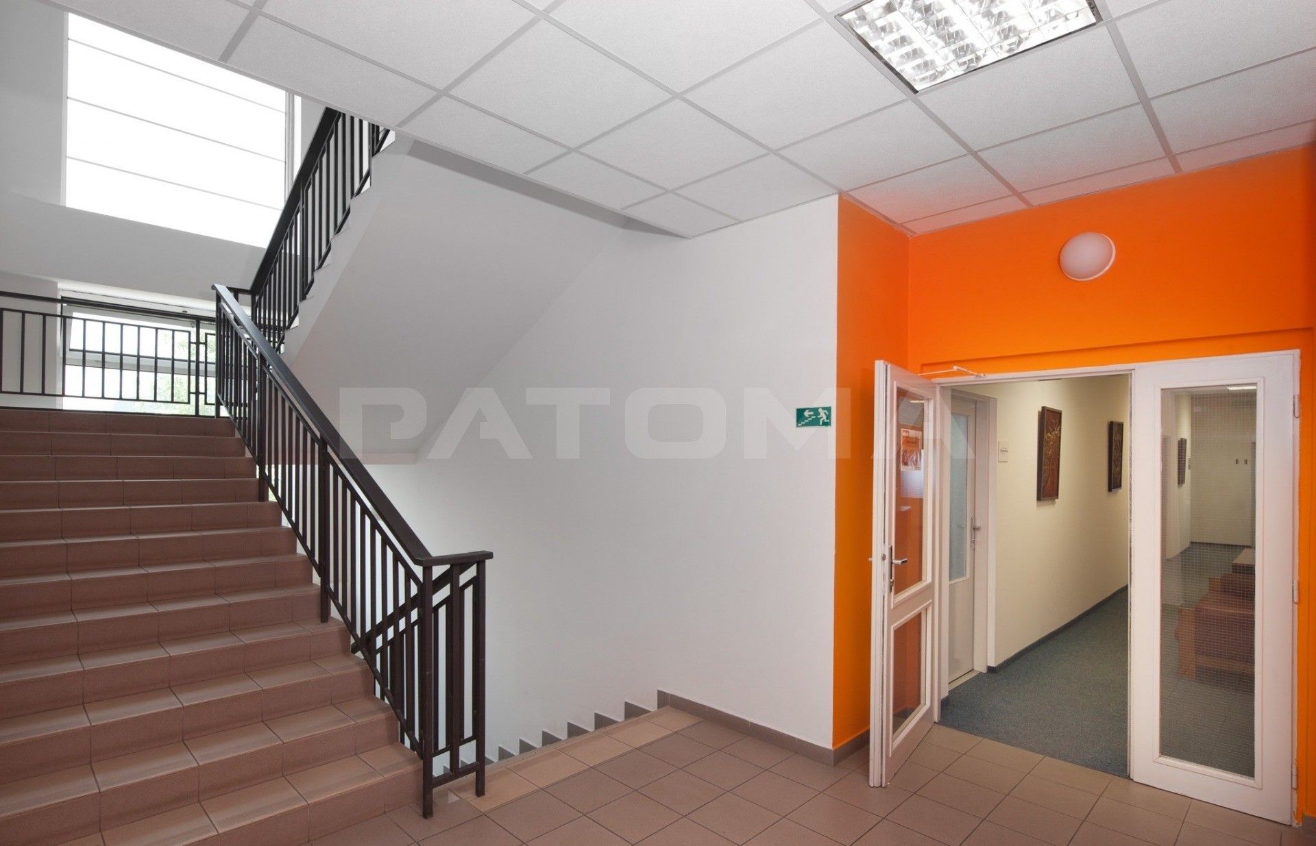 Pronájem kancelář - Zenklova, Praha, 60 m²