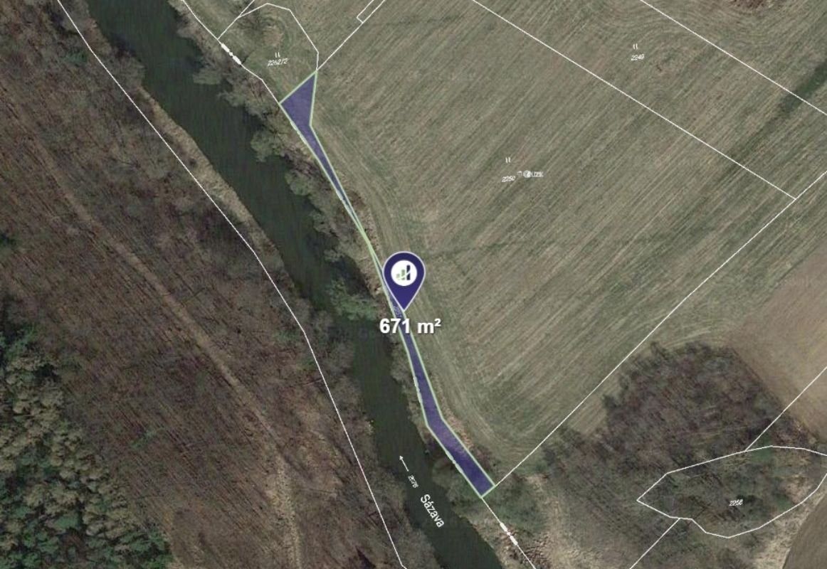 Pozemek, 671 m²