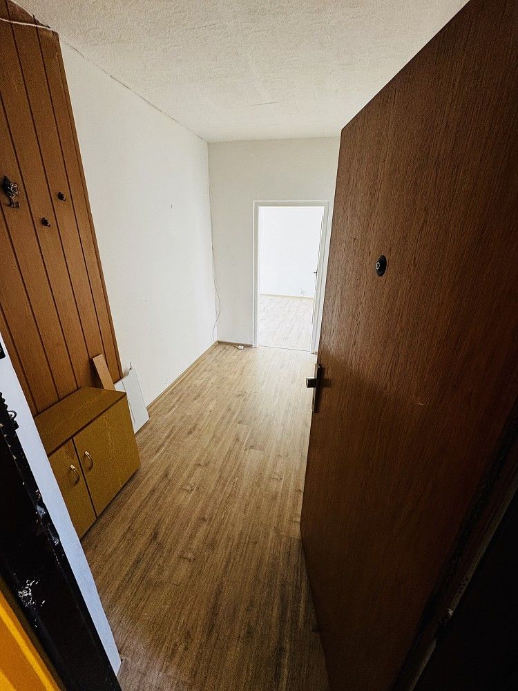 Byt 2+1 · 55 m² · 1. máje, Chodov, okres Sokolov - 3