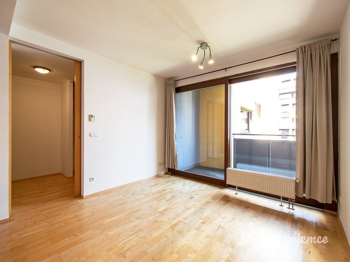 1+kk, Paříkova, Praha, 27 m²