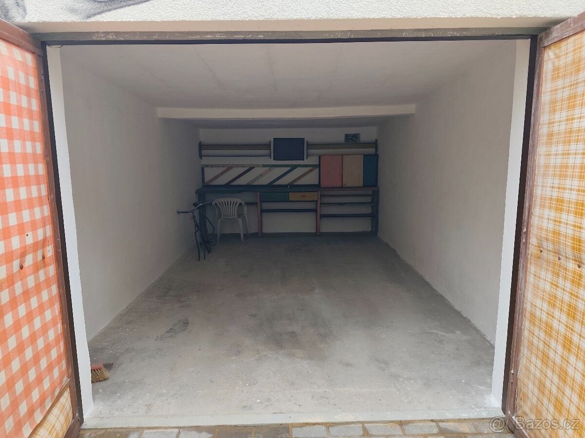 Garáže, Slavkov, 747 57