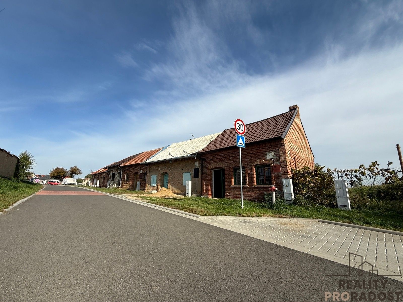 Prodej ostatní - Hrušky, 35 m²