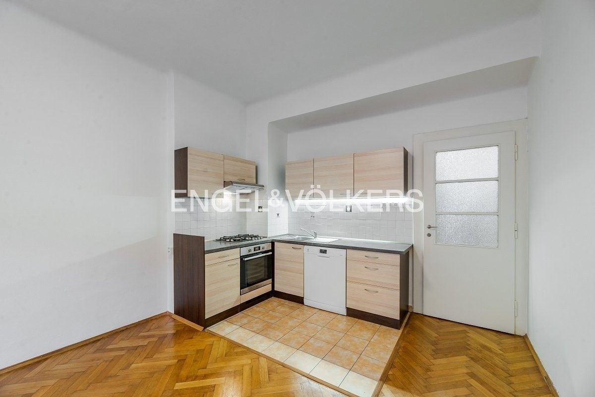 Pronájem byt 3+kk - 5. května 1154, Praha, 68 m²