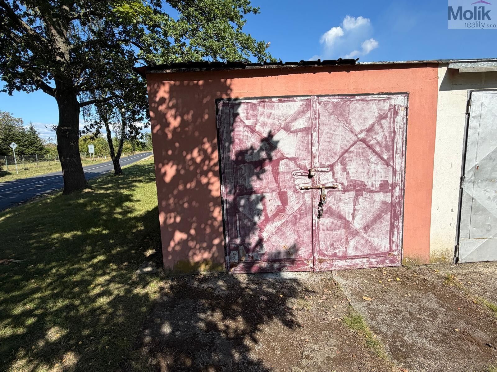 Garáže, Výškov, 21 m² - 1