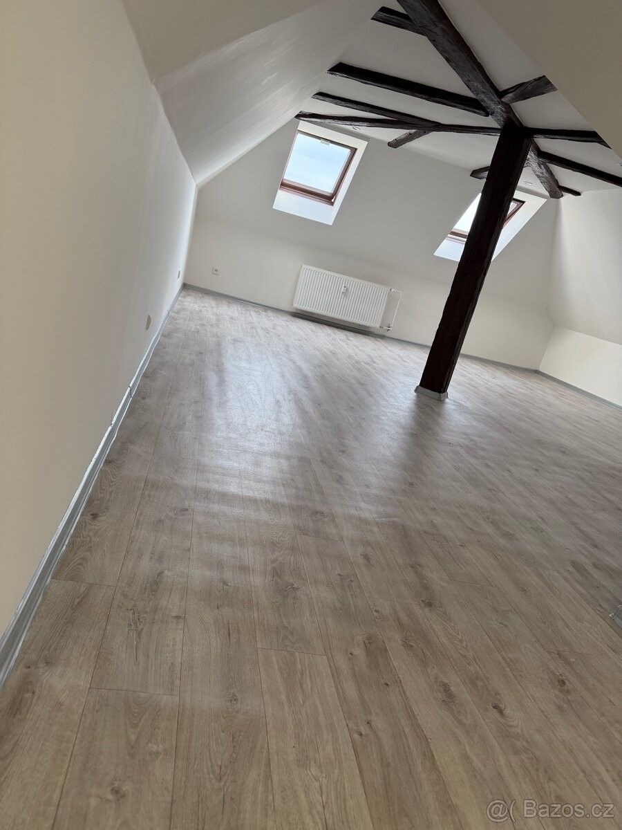 Pronájem kancelář - Kadaň, 432 01