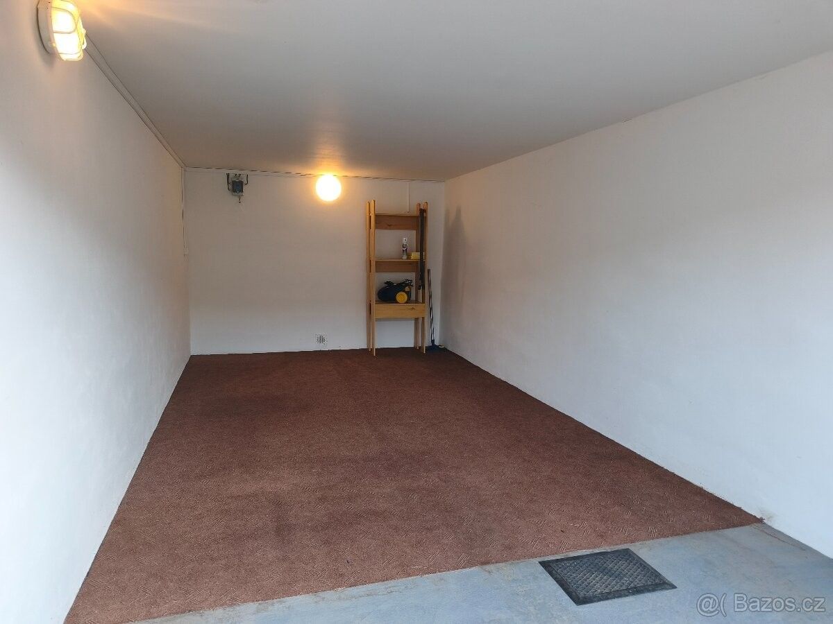 Garáž · Mníšek pod Brdy, 252 10 - 3