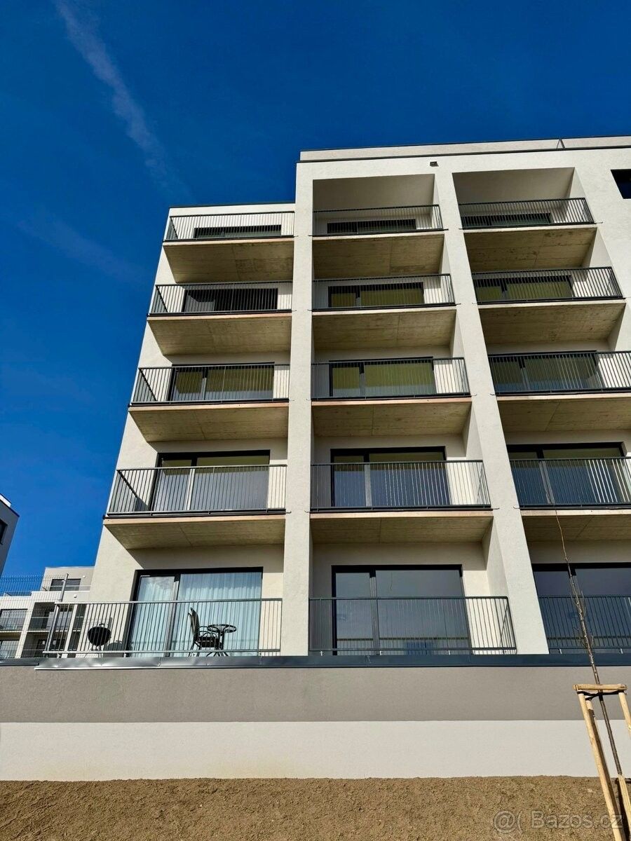 Pronájem byt - Velké Hoštice, 747 31