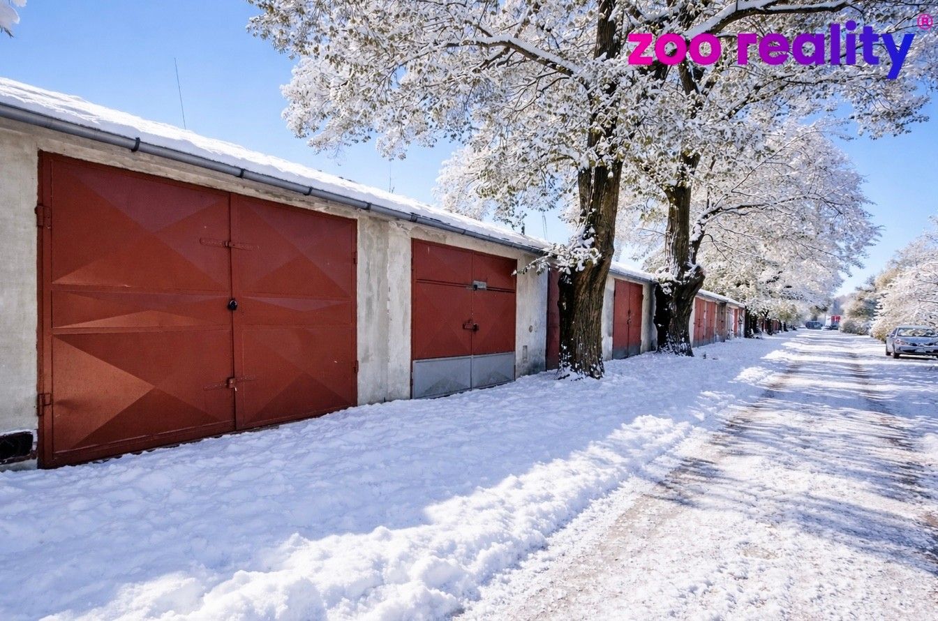 Pronájem garáž - V Alejích, Chomutov, 19 m²