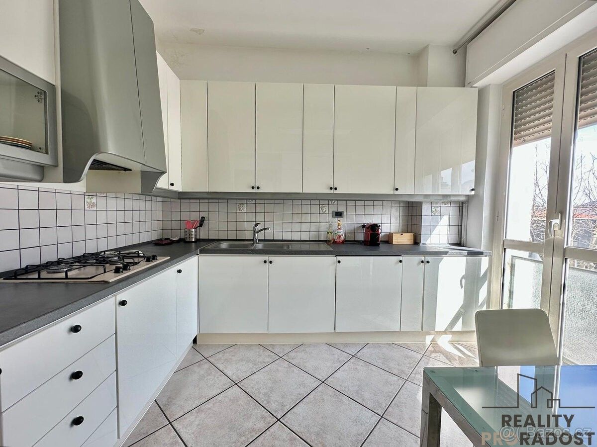 Prodej byt - 987 66, Zahraničí