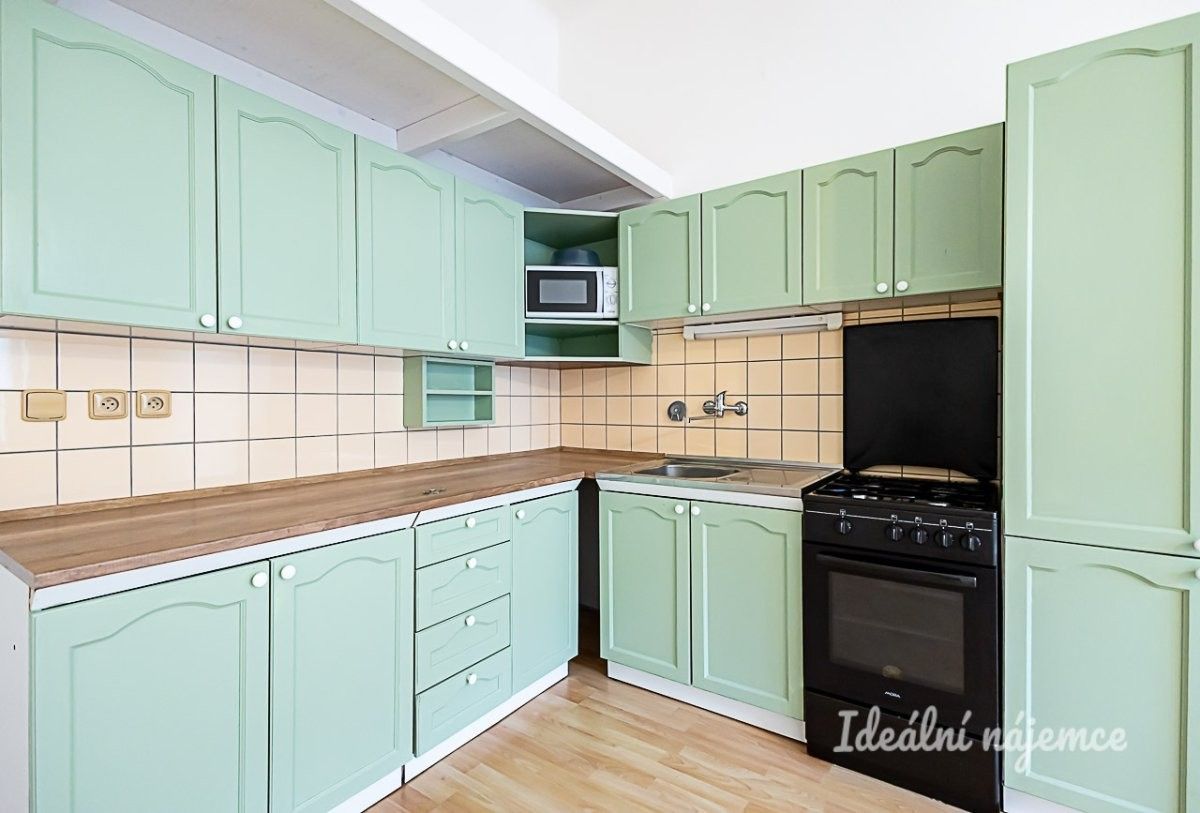 2+kk, Jaromírova, Praha, 43 m²