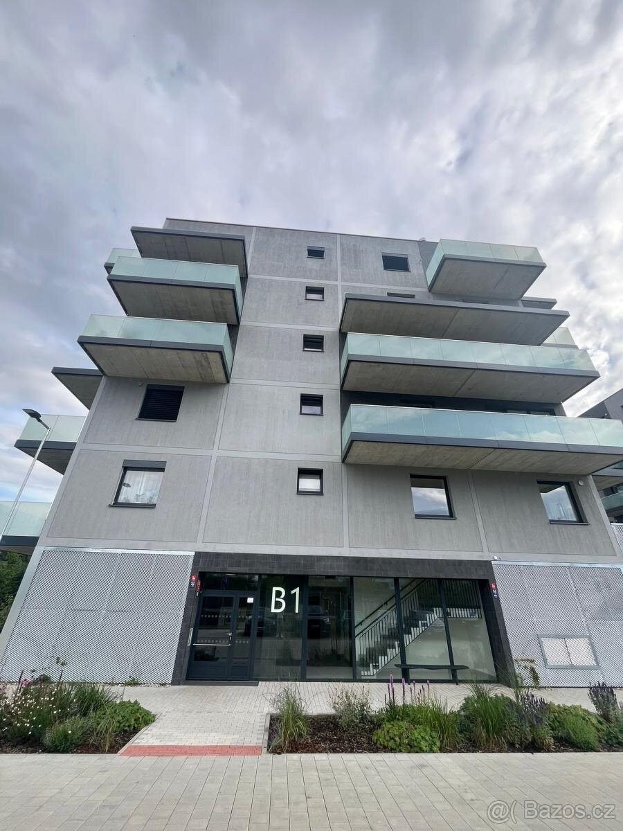 Pronájem garáž - Praha, 190 00