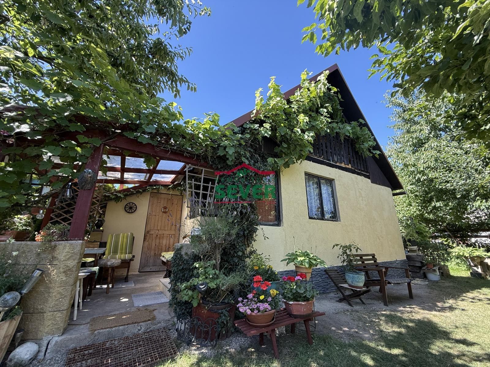 Chaty, Hostěnice, Brozany nad Ohří, 76 m²