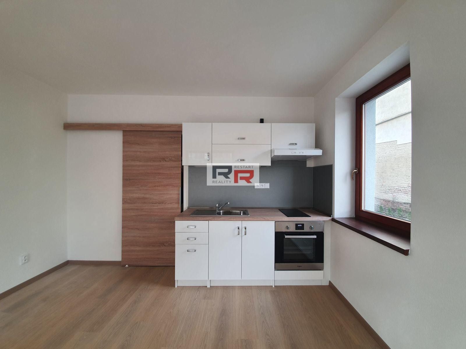 1+kk, Hlavní náměstí, Šternberk, 28 m² - 1