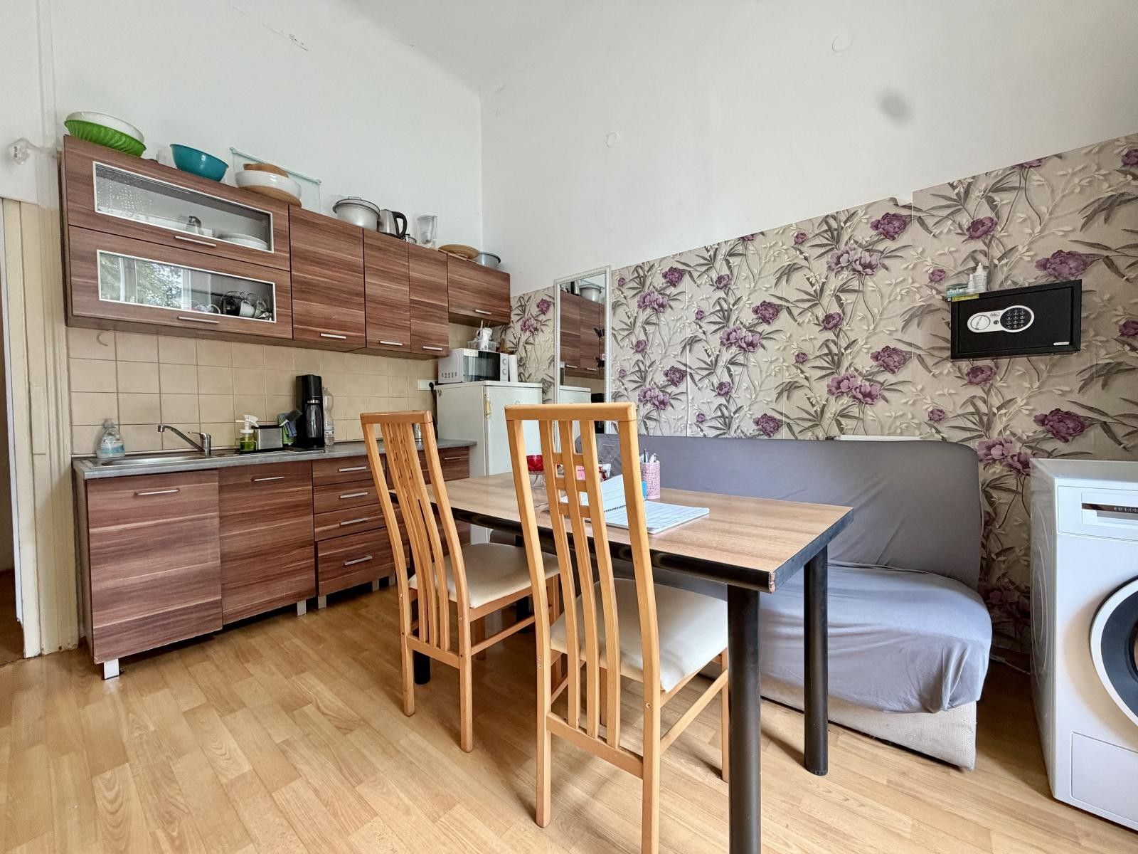 Obchodní prostory · 98 m² · Václavské náměstí, Praha - 4