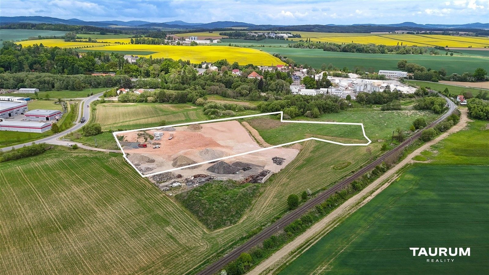 Prodej komerční pozemek - Poběžovice - 1