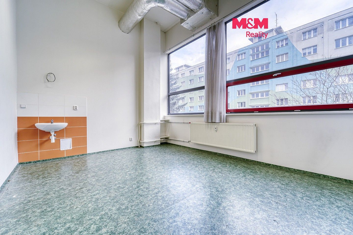 Pronájem kancelář - Plzeň - Doubravka, okres Plzeň-město, Plzeňský kraj, 18 m² - 1