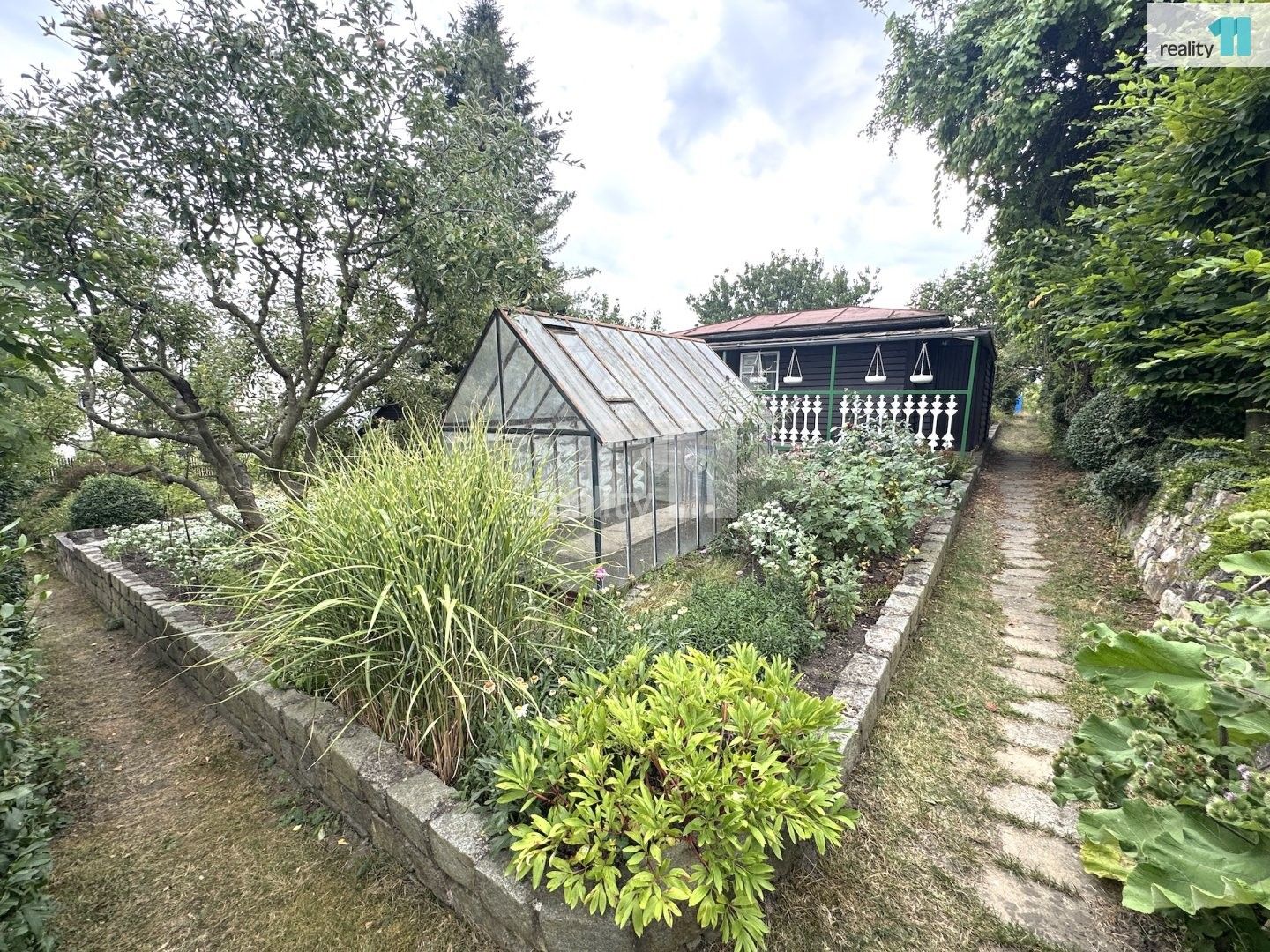 Zahrady, Českobrodská, Praha, 407 m² - 1