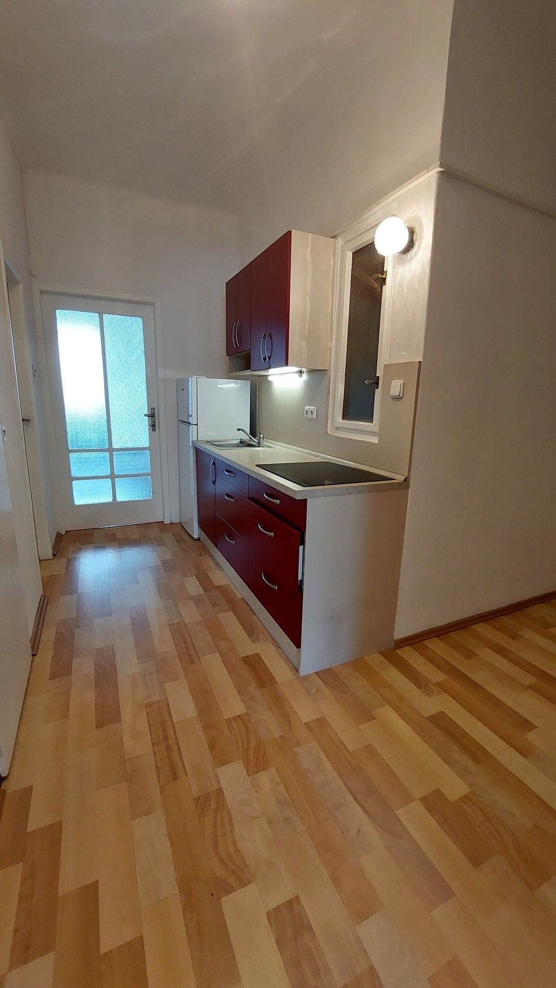 Pronájem byt 1+1 - Dělnická, Praha, 50 m²