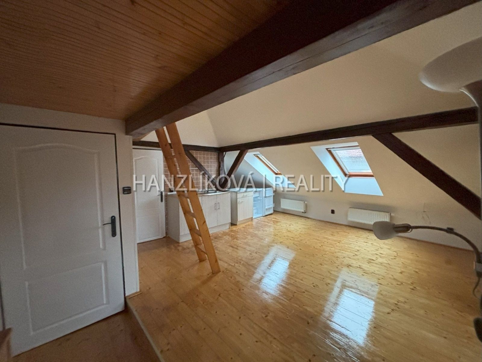 Pronájem byt 1+kk - Husova tř., České Budějovice, 45 m²