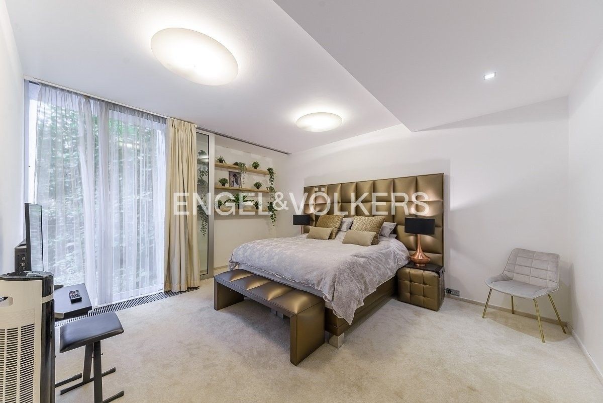 Pronájem byt 4+kk - Na Hřebenkách 815, Praha Smíchov, 180 m² - 5