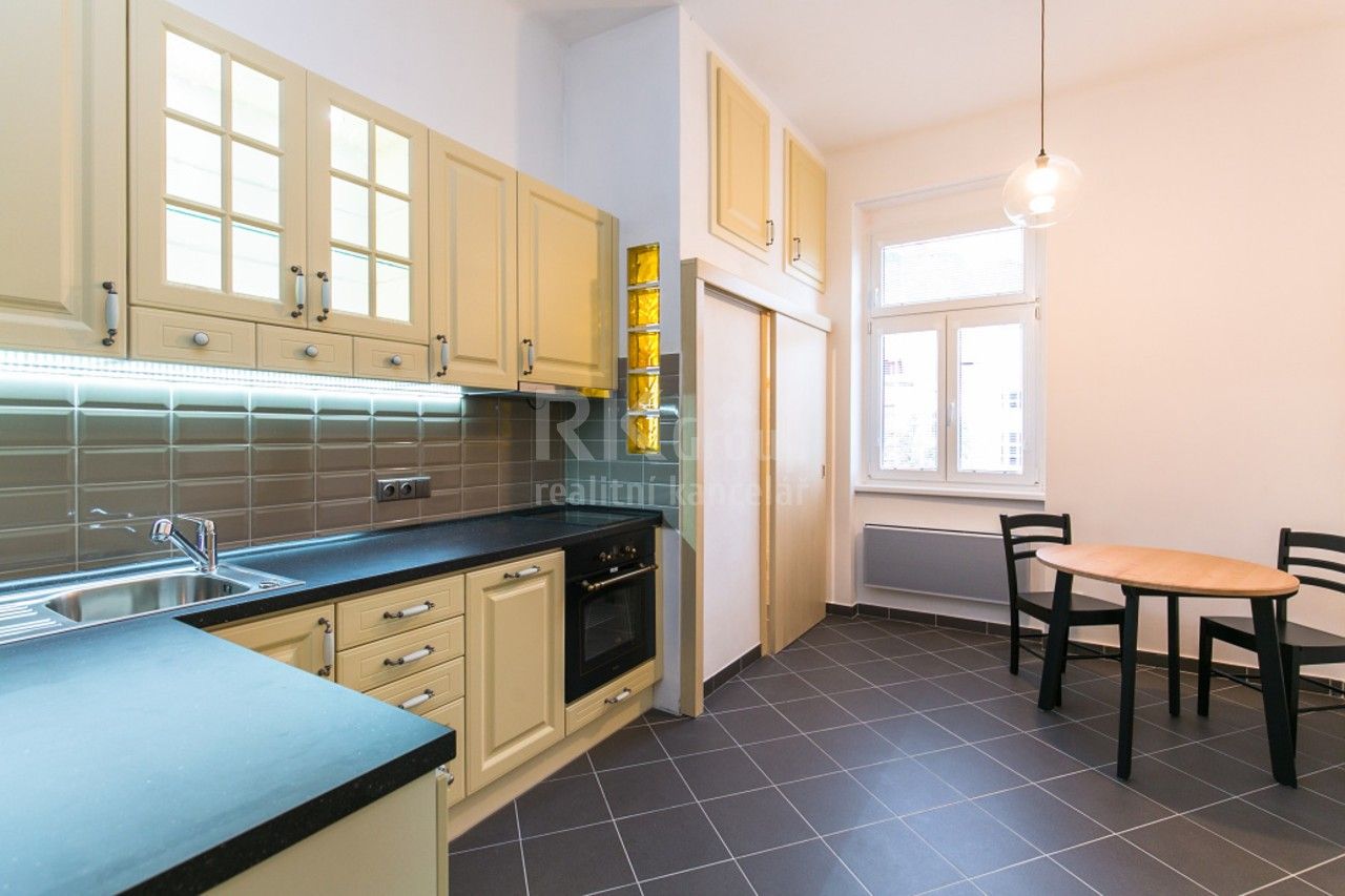 2+kk, Na Neklance, Praha, 42 m²