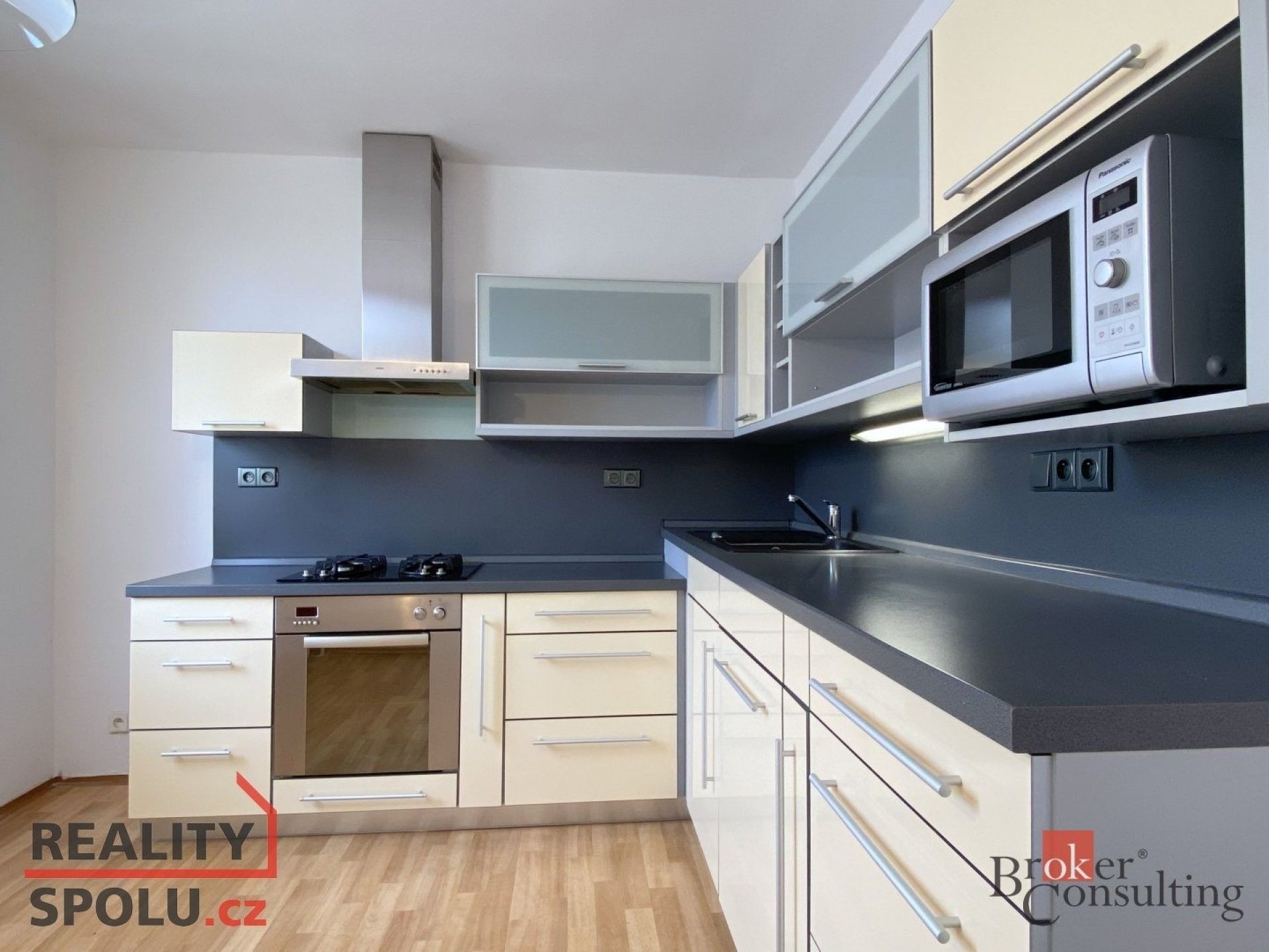 Pronájem byt 3+1 - Antonína Sovy, Opava, 65 m²