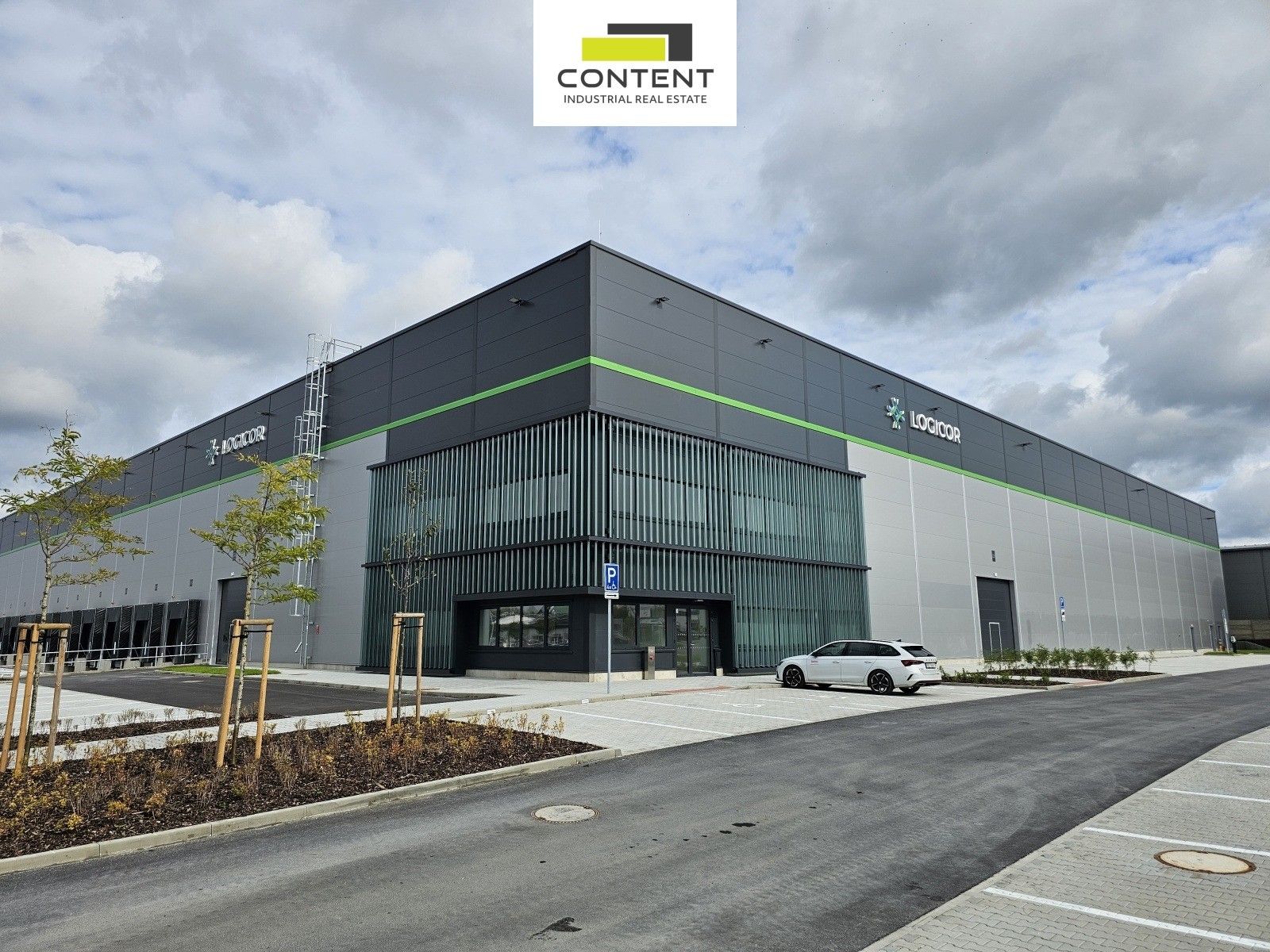 Sklady, K pérovně, Praha, 4 240 m²