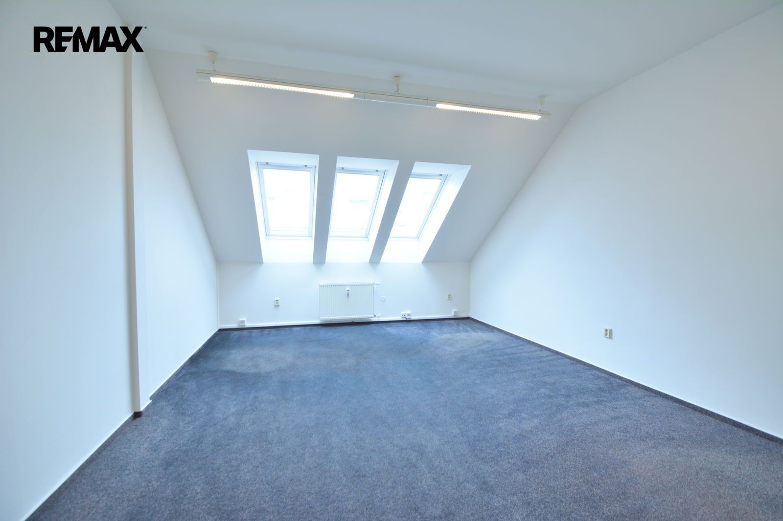 Pronájem kancelář - Československé armády 449, Hradec Králové, 100 m² - 5