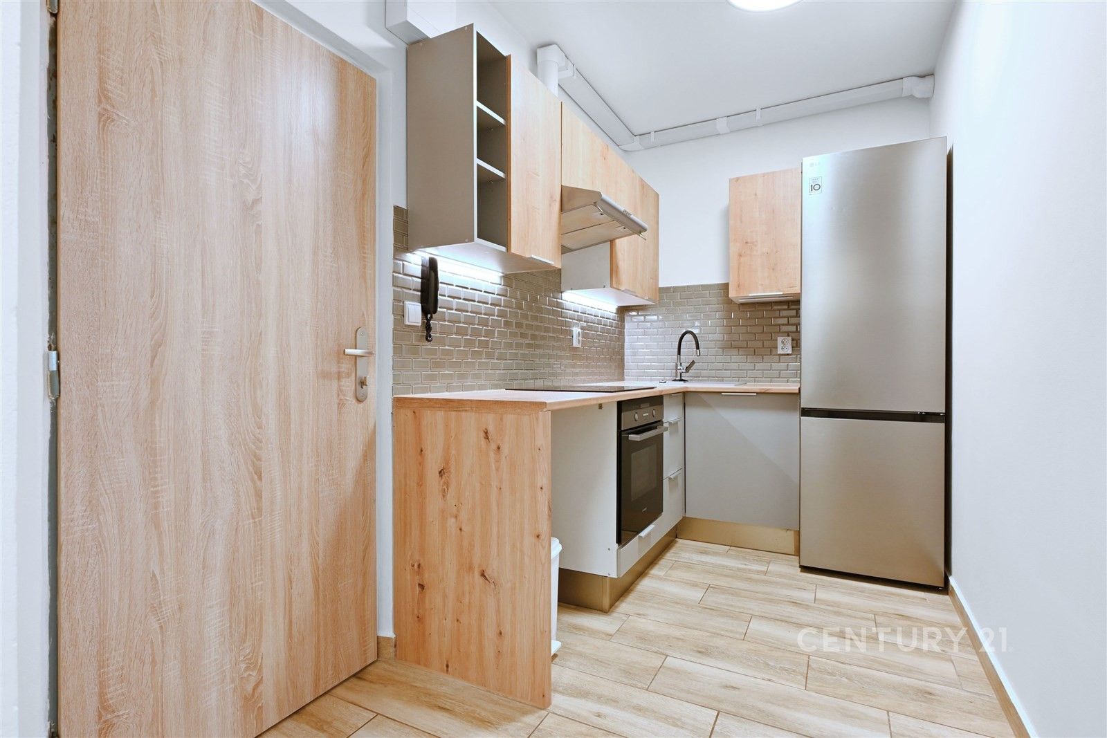 Byt 2+kk · 42 m² · Holešická 4740, Chomutov - 3