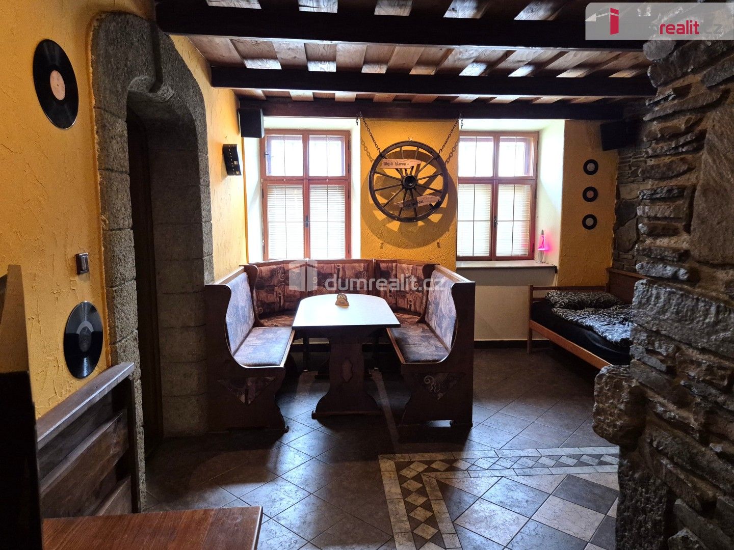 Prodej restaurace - náměstí J. V. Kamarýta, Velešín, 130 m²