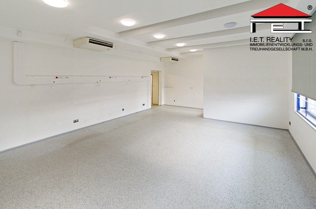 Pronájem obchodní prostory - Poděbradská, Praha, 115 m²