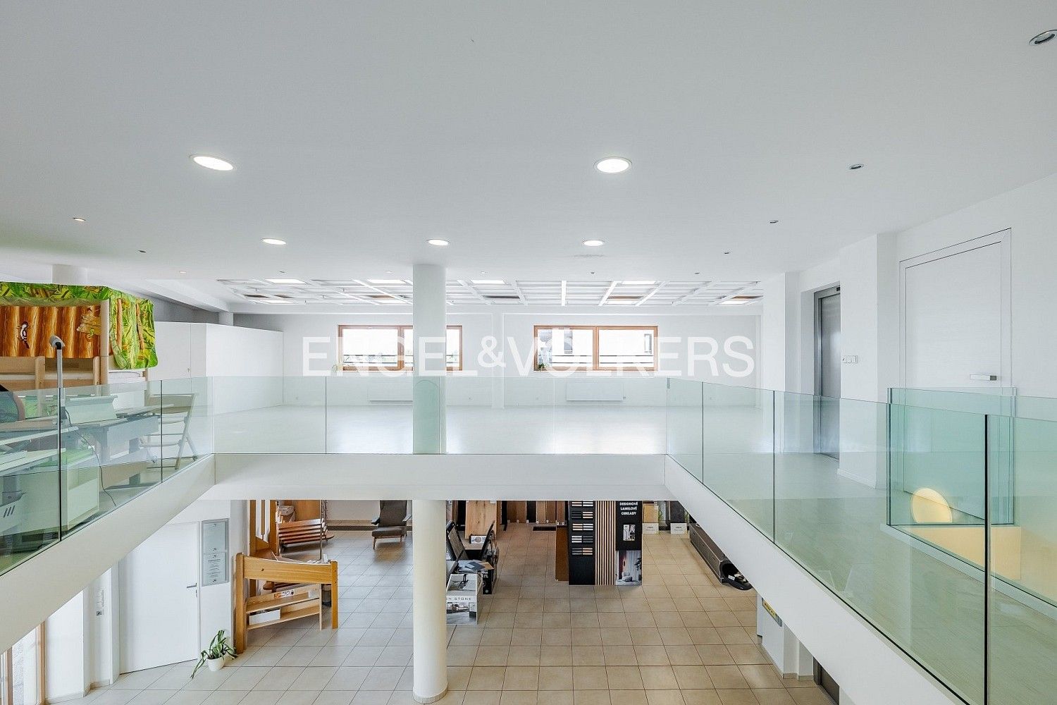 Pronájem obchodní prostory - Praha - Třebonice, okres Praha 17, Hlavní město Praha, 257 m² - 2