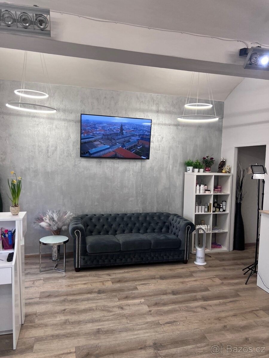 Pronájem obchodní prostory - Praha, 130 00