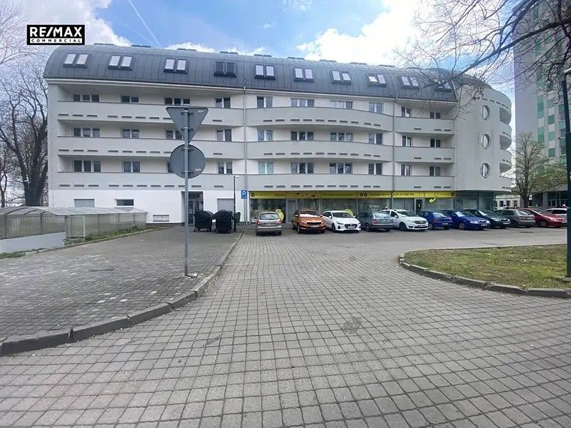 Garáže, Nymburk, 288 02