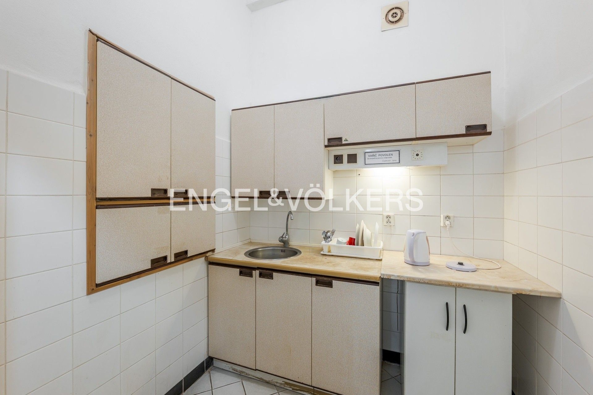 Kancelář · 22 m² · Domažlická 1053, Praha Žižkov - 4