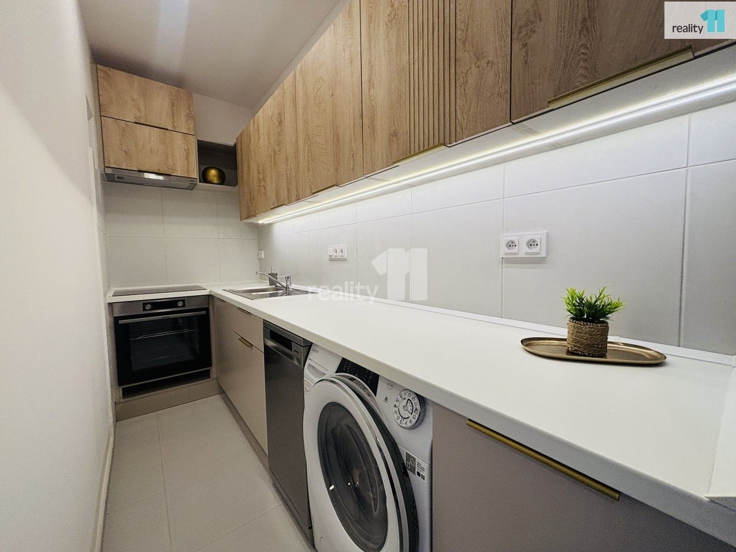 1+1, Krymská, Praha, 37 m² - 1