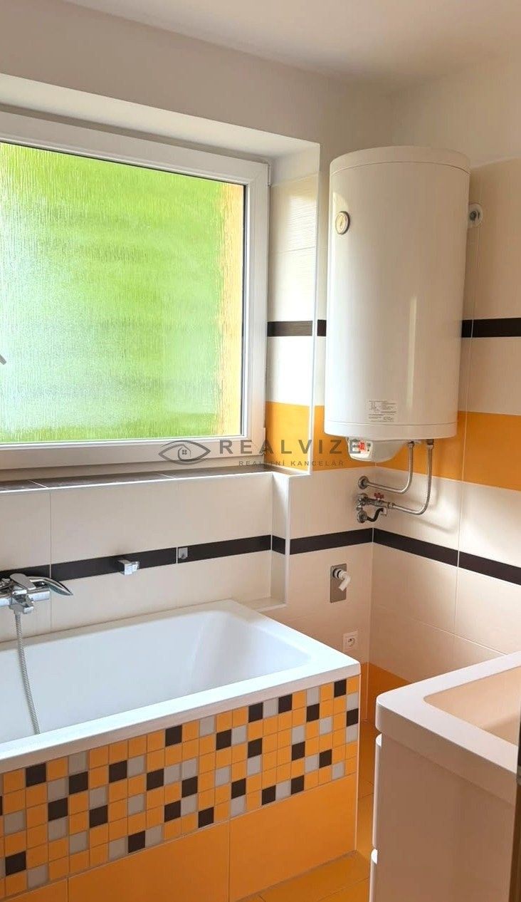 Pronájem byt 2+kk - U Cihelny 300, Český Krumlov Plešivec, 61 m² - 5