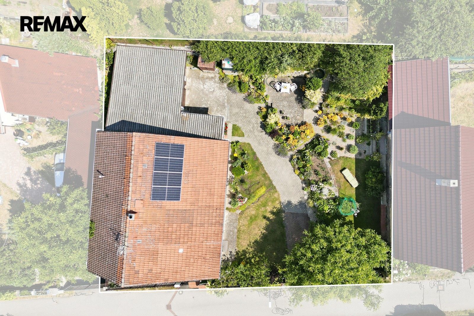 Rodinný dům · 201 m² · Bukovany - 2