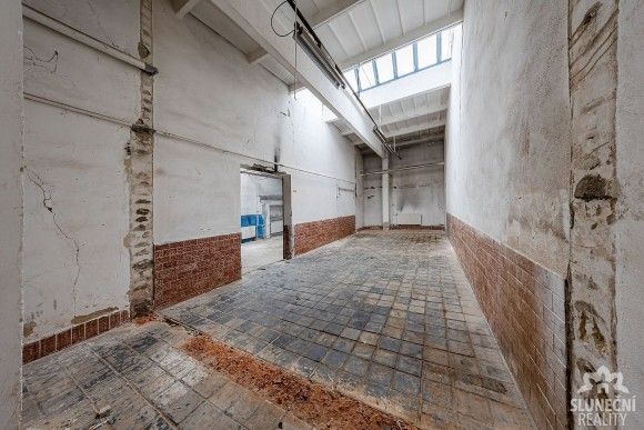 Sklady, Uherské Hradiště, 686 01