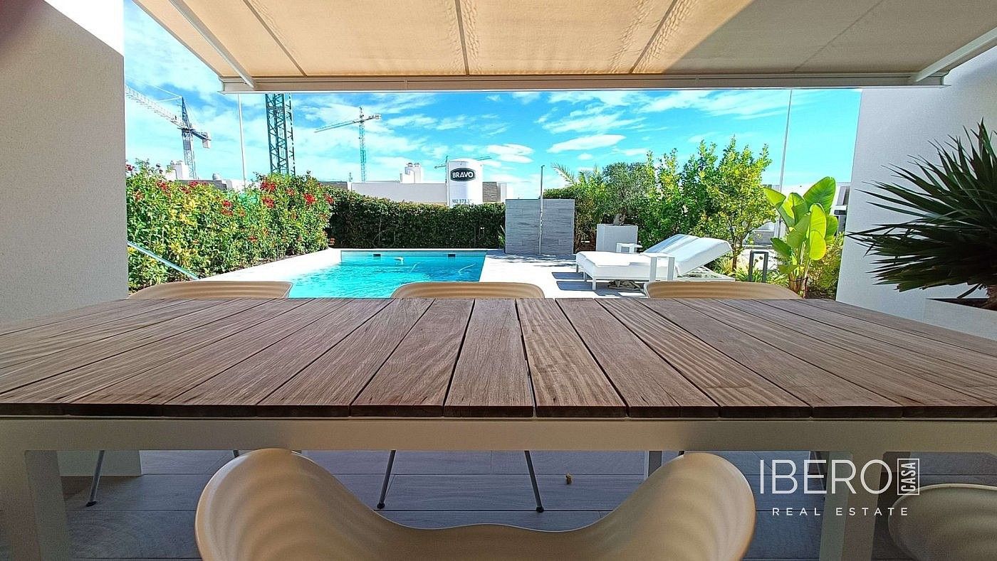 Prodej rodinný dům - Algorfa, ES, 132 m² - 2