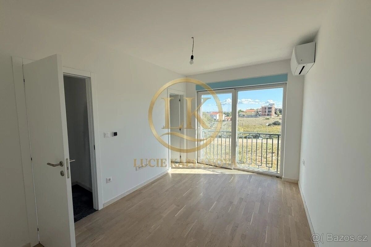 Prodej rodinný dům - 987 66, Zahraničí - 5