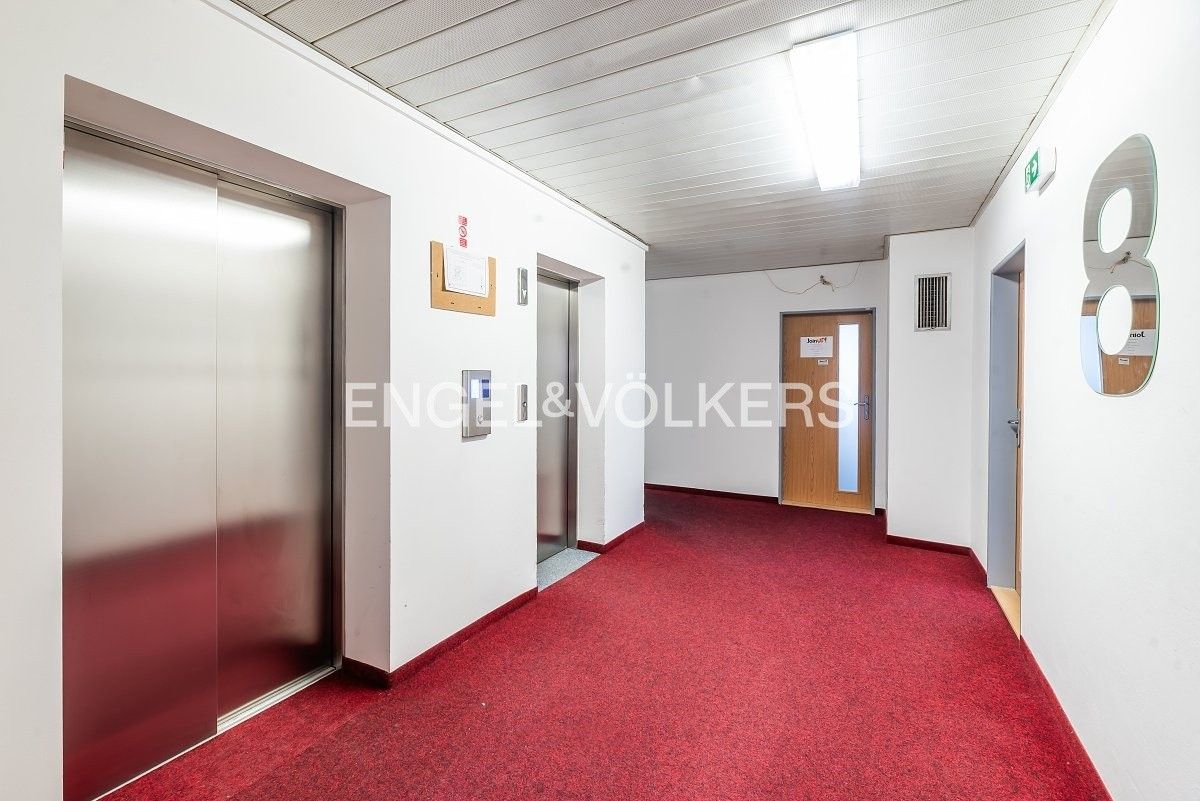 Pronájem kancelář - Roztylská, Praha, 135 m²