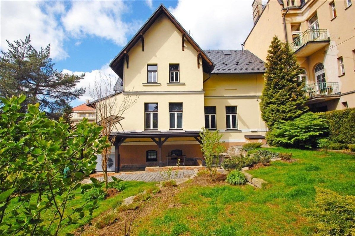Prodej rodinný dům - Průmyslová, Jablonec nad Nisou, 300 m²